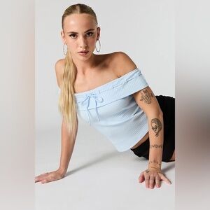 NWT Forever 21 off shoulder top